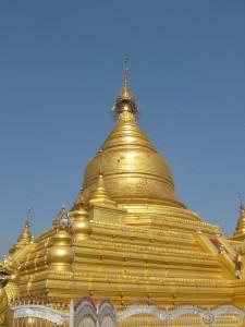 2015-01-10-Mandalay-Kuthodaw-Paya-Stupa-Library-Myanmar-IMG_7802