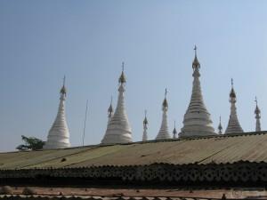 2015-01-10-Mandalay-Sanda-Muni-Stupa-Commentary-on-Library-Myanmar-IMG_7695