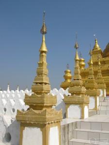 2015-01-10-Mandalay-Sanda-Muni-Stupa-Commentary-on-Library-Myanmar-IMG_7711