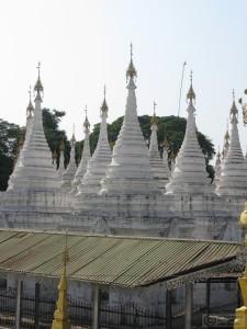 2015-01-10-Mandalay-Sanda-Muni-Stupa-Commentary-on-Library-Myanmar-IMG_7720