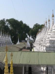 2015-01-10-Mandalay-Sanda-Muni-Stupa-Commentary-on-Library-Myanmar-IMG_7722