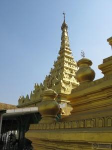 2015-01-10-Mandalay-Sanda-Muni-Stupa-Commentary-on-Library-Myanmar-IMG_7737