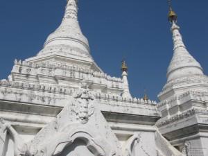 2015-01-10-Mandalay-Sanda-Muni-Stupa-Commentary-on-Library-Myanmar-IMG_7752