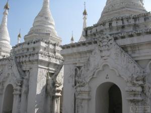 2015-01-10-Mandalay-Sanda-Muni-Stupa-Commentary-on-Library-Myanmar-IMG_7753