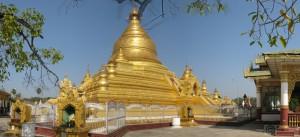 2015-01-11-Mandalay-Kuthodaw-Paya-Stupa-Library-Myanmar-Panorama10