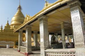 2015-01-11-Mandalay-Kuthodaw-Paya-Stupa-Library-Myanmar-Panorama17