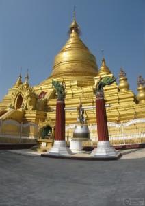 2015-01-11-Mandalay-Kuthodaw-Paya-Stupa-Library-Myanmar-Panorama21