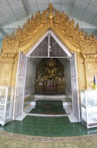 2015-01-11-Mandalay-Sanda-Muni-Stupa-Commentary-on-Library-Myanmar-Panorama05
