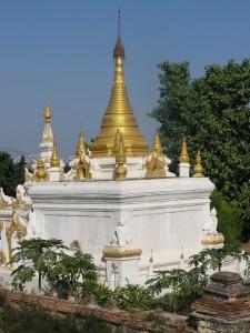 2015-01-12-Mandalay-Maha-Aungmye-Bonzan-Monastery-Myanmar-IMG_8917