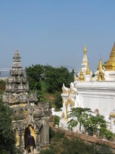 2015-01-12-Mandalay-Maha-Aungmye-Bonzan-Monastery-Myanmar-IMG_8918