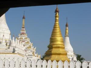 2015-01-12-Mandalay-Maha-Aungmye-Bonzan-Monastery-Myanmar-IMG_8924