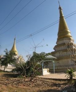 2015-01-13-Mandalay-Maha-Aungmye-Bonzan-Monastery-Myanmar-Panorama05